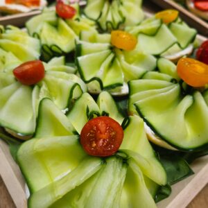 OPEN FACED CUCUMBER MINI BAGELS (1dz)